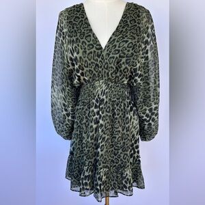 Lovestitch Women’s Green Leopard Print‎ Dress Batwing Smocked Waist Size Small